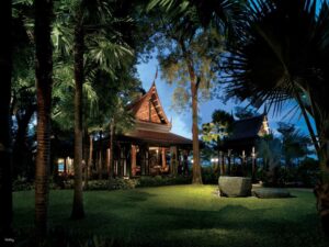 Shangri-La Hotel Bangkok: Thai Set Dinner At Salathip Thai Restaurant | Thailand