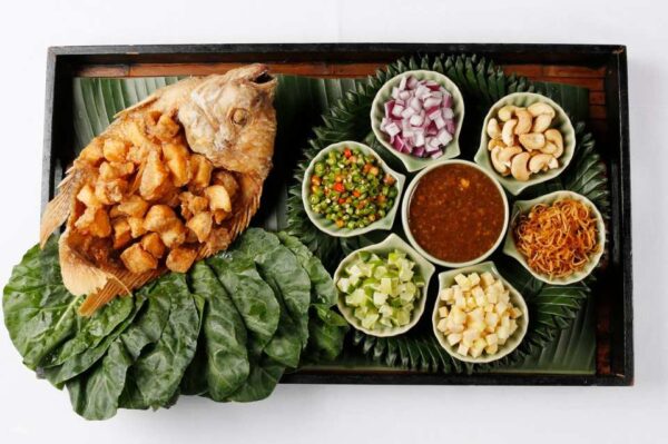 Shangri-La Hotel Bangkok: Thai Set Dinner At Salathip Thai Restaurant | Thailand