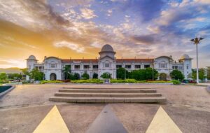 Ipoh City Historical Private / Shared Day Tour: Kellie's Castle, Little India & Kek Lok Tong Temple | Malaysia