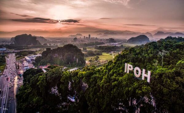 Ipoh City Historical Private / Shared Day Tour: Kellie's Castle, Little India & Kek Lok Tong Temple | Malaysia